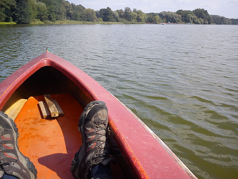 File:Kayaking in Poznan, Rusalka lake.jpg