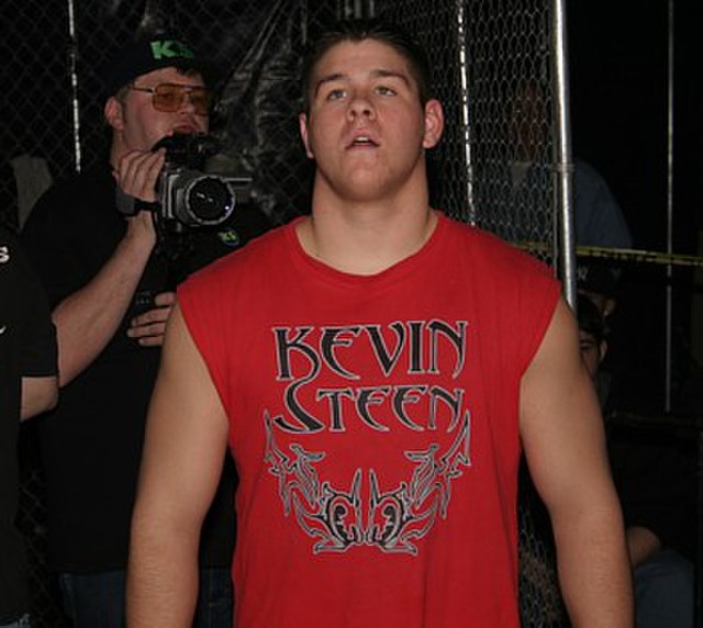 Kevin Steen entering the venue for his match at CZW Cage of Death VI on December 11, 2004