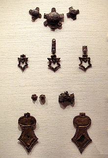 Kofun-period jewelry (British Museum) KofunTombJewelry.jpg