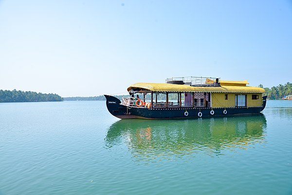 Image: Kottappuram nileshwaram house boat