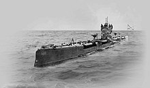 The Bars-class submarine Livitsa showing four of her eight drop collars loaded with torpedoes, about 1916-1917 L'vitsa1916-1917a.jpg