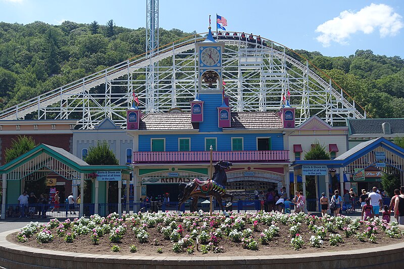 File:Lake Compounce - 48333896197.jpg