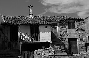 Casa antiga em Larinho, 2012