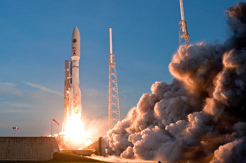 File:Launch of Atlas V carrying AEHF-1 (100814-F-1357X-001).jpg