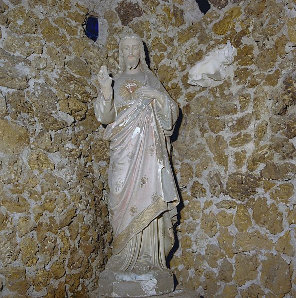 File:Lourdesgrot detail- beeld, Heilig Hartbeeld - Sambeek - 20340912 - RCE.jpg