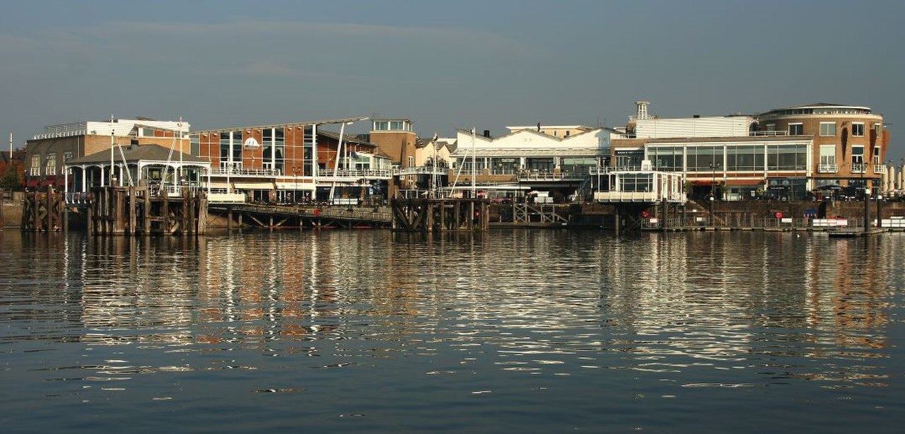 Набережная русалка. Mermaid quay.