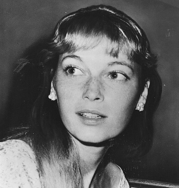 File:Mia Farrow 1965 press photo.jpg