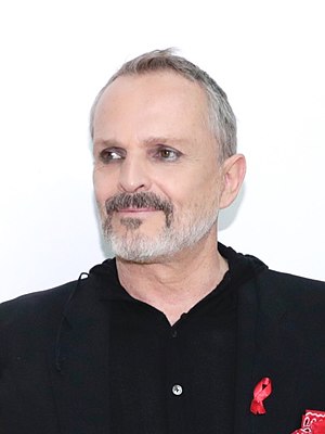 Miguel Bosé en la Presentación de la Gala Sida de 2017.jpg