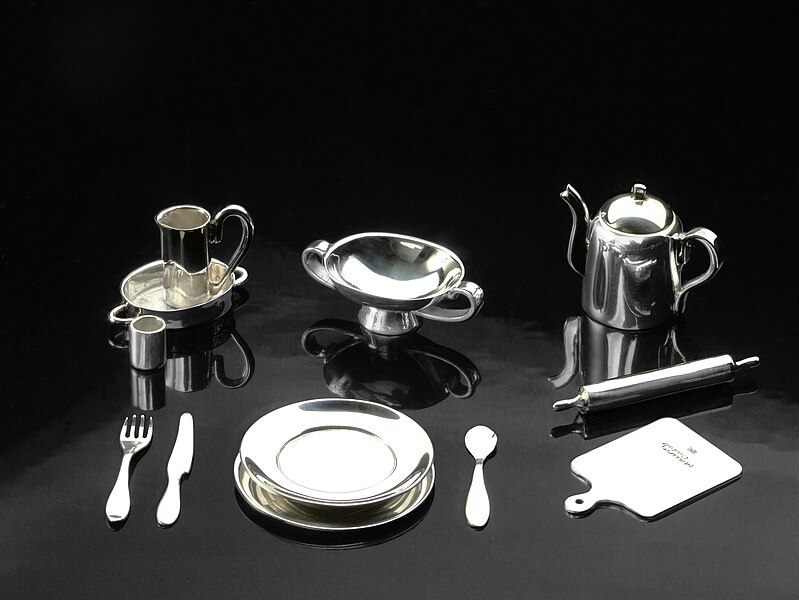 File:Miniatures silver houseware.jpg