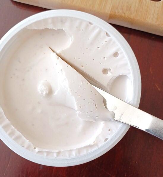 File:Modern Kitchen strawberry cream cheese 2.jpg