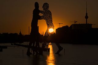 <i>Molecule Man</i> (sculpture) Sculpture series by Jonathan Borofsky