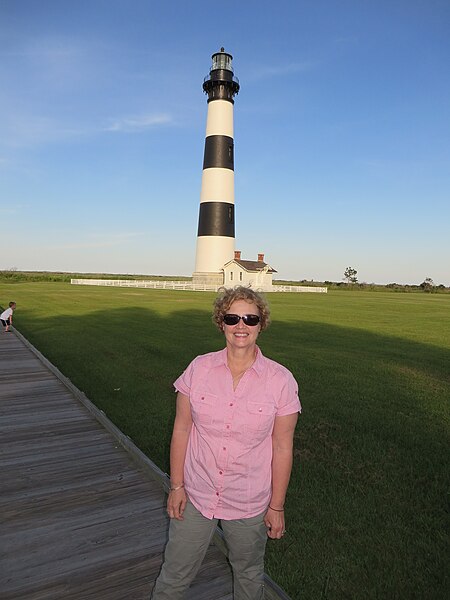 File:Mom, Bodie Island Lighthouse, Cape Hatteras National Seashore, Outer Banks, North Carolina (14246691457).jpg