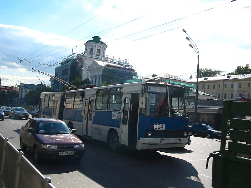 File:Moscow trolleybus SVARZ-Ikarus 0041 2004-08 1093451289.jpg