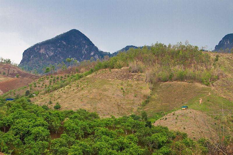 File:Mountains, Si Lanna National Park.jpg