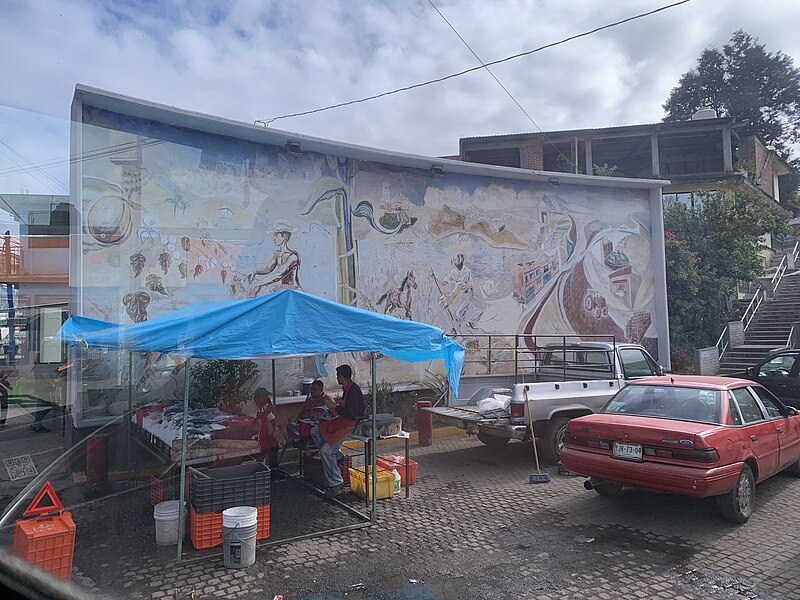 File:Mural en el castillo. En Xalapa, Veracruz.jpg