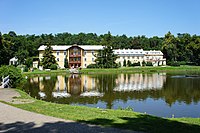 Park Zdrojowy: staw i Sanatorium „Książę Józef”