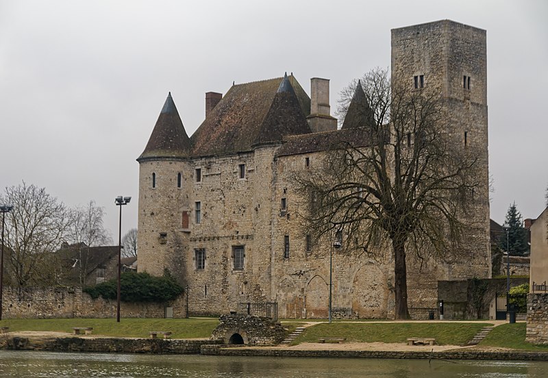 File:Nemours-Château-20170210.jpg