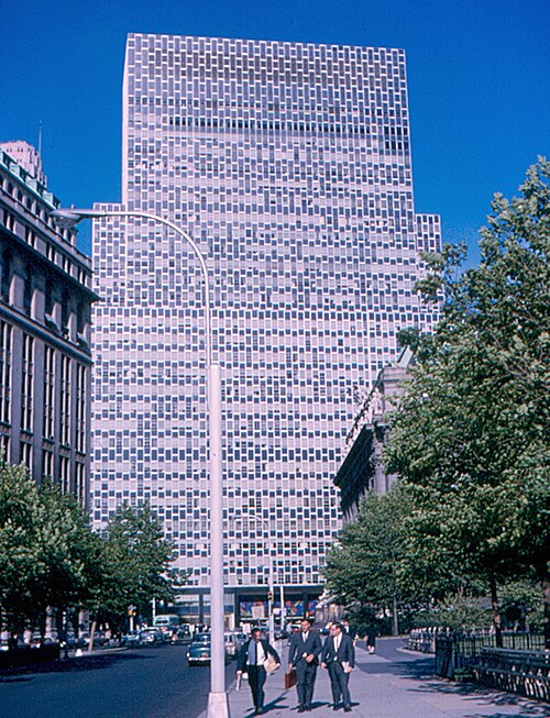 The building with its original facade in 1964