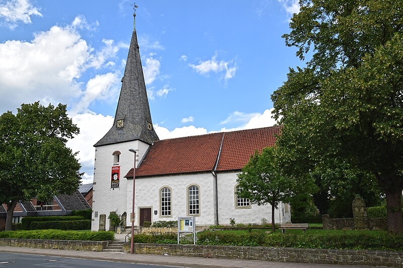 File:Nikolauskirche Lehrte (2).jpg