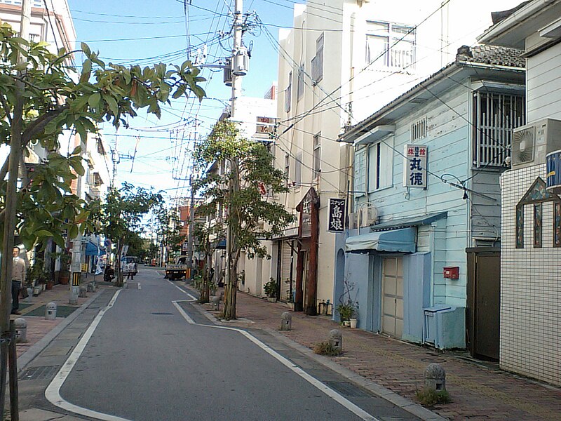 File:Nippon Okinawa Naha 栄町社交街北部.jpg