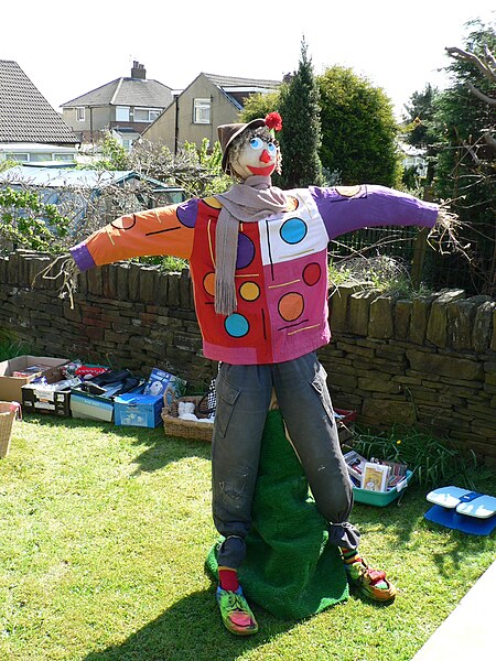 File:Northowram Scarecrow Festival 2014 10.jpg