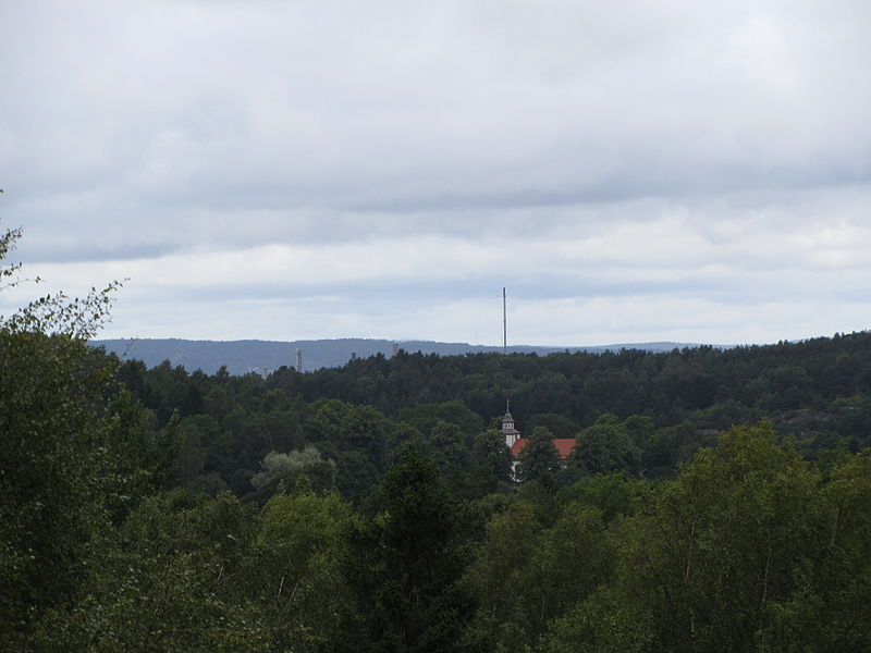 File:Norums kyrka på avstånd 05.JPG