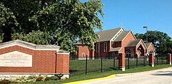 Misión Polaca de Nuestra Señora Madre de la Iglesia, Willow Springs, Illinois.jpg