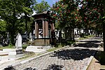 Миниатюра для Файл:Père-Lachaise - Division 53 - Urth 03.jpg