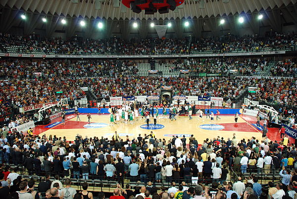 Fans of Roma at PalaLottomatica, in 2006.