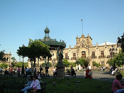 Palacio de Gobierno y Plaza de Armas.JPG