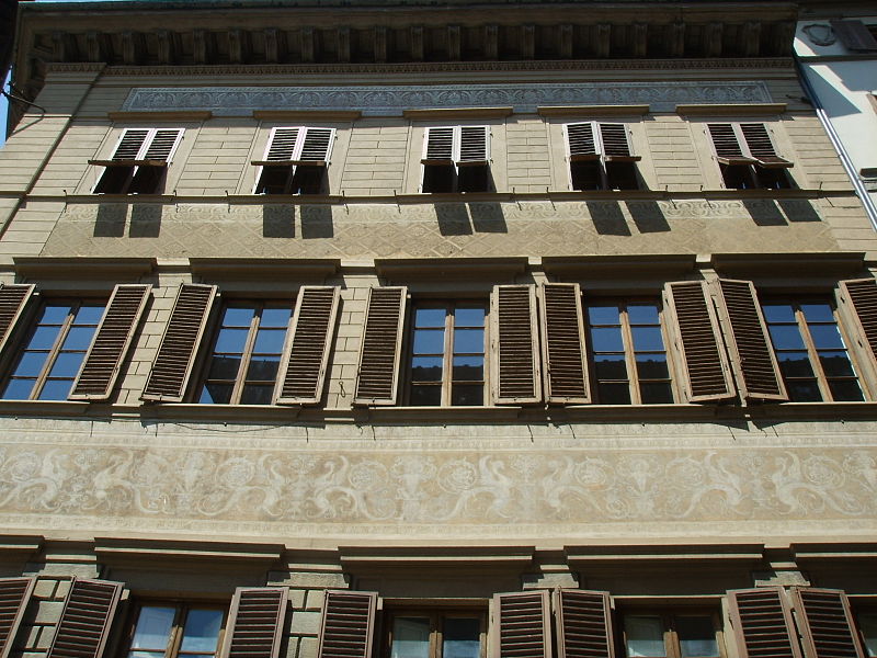 File:Palazzo adorni braccesi graffiti.JPG