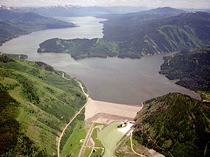 Dam van Palisades (4306260425) .jpg