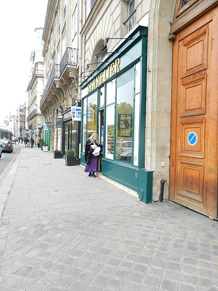 File:Paris 75007 Quai Voltaire no 3 Sennelier 20110415.jpg