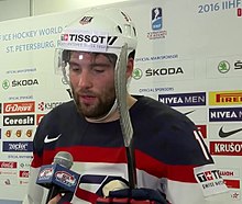 Descrição da imagem Patrick Maroon 2016.jpg.