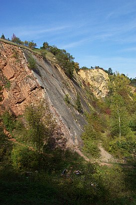 Jak do Přírodní Památka Opatřilka – Červený Lom hromadnou dopravou - O místě