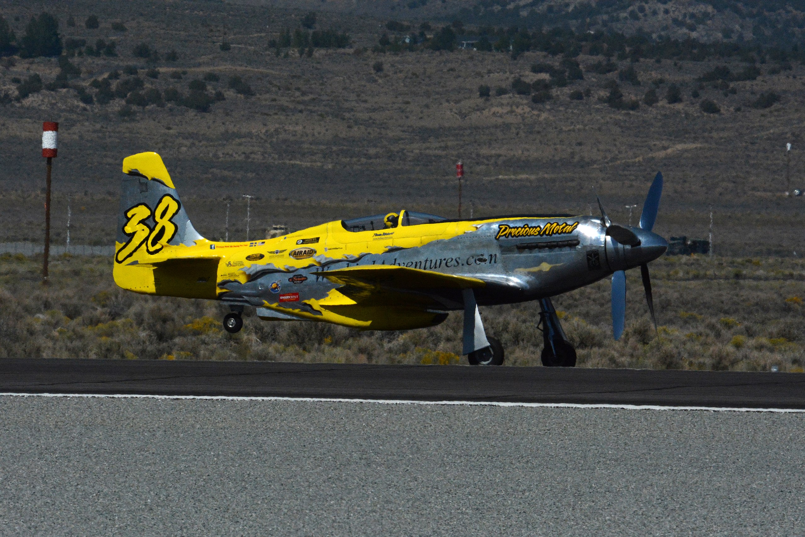 File:Precious Metal XR P 51D take off roll by D Ramey Logan.jpg - Wikimedia Commons