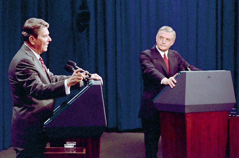 File:President Ronald Reagan and Democratic candidate Walter Mondale during the second debate in Kansas City, Missouri.jpg