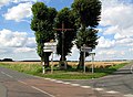 Quevauvillers, croix de calvaire.