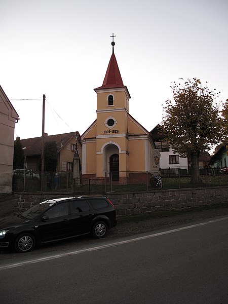 File:Radošice, kaplička.jpg