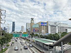 Rama III Road and Terminal 21 Rama III.jpg