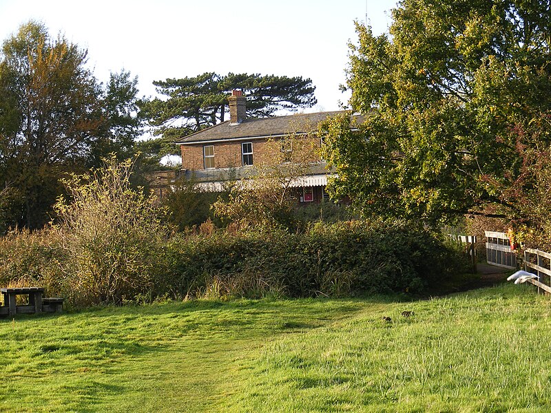 File:Rear of Melton Station - geograph.org.uk - 1020294.jpg