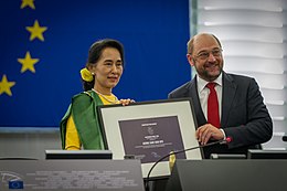 Remise du Prix Sakharov à Aung San Suu Kyi Strasbourg 22 octobre 2013-14.jpg