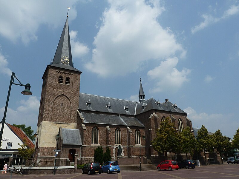 File:Roggel-Sint-Petruskerk (2).jpg