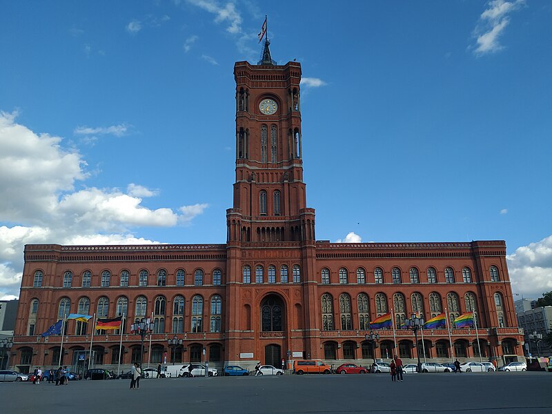 File:Rotes Rathaus in Berlin.jpg