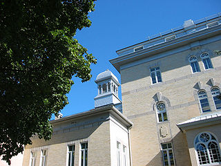 <span class="mw-page-title-main">Old Ottawa South</span> Neighbourhood in Ottawa, Ontario, Canada