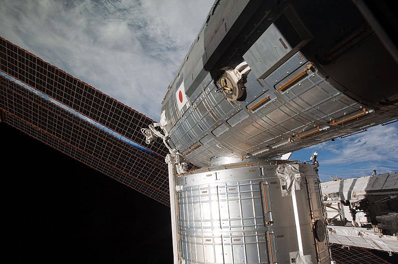 File:S126E009752 - STS-126 - Time Lapse Photography of Kibo and Port Truss - DPLA - 6dba62365b6652c0b7973f400718c901.jpg