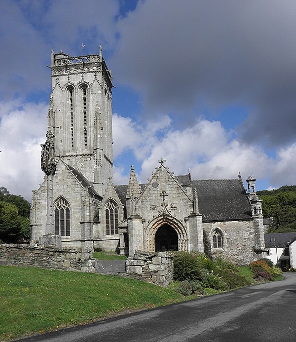 Saint-Herbot Parish close