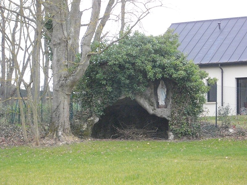 File:Saint-Thierry - grotte de Lourdes.JPG