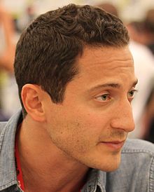 Sasha Roiz op Comic-Con 2011 cropped.jpg