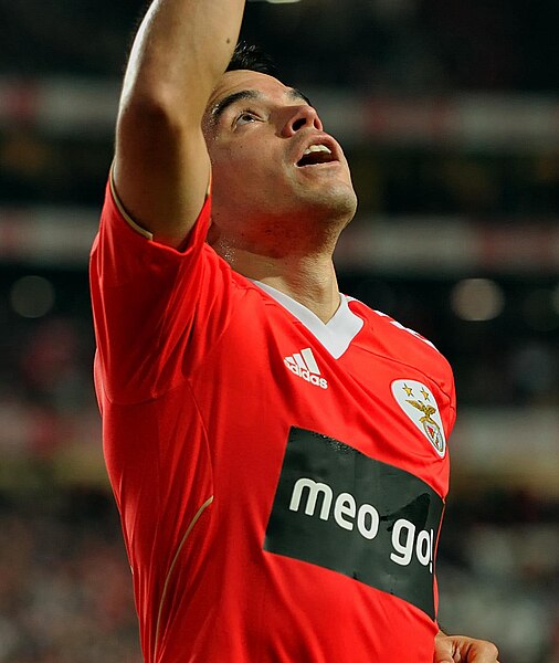 File:Saviola after Goal.jpg